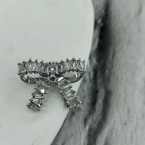 22 mm luxuriöse Ösenknöpfe mit Zirkonia-Schleife für Kleidung, modisches Dekor, niedlicher Nähknopf aus Metall für Handarbeiten, DIY, Silber, 22 mm, 2 Stück 22 mm luxuriöse Ösenknöpfe mit Zirkonia-Schleife für Kleidung, modisches Dekor, niedlicher Nähknopf aus Metall für Handarbeiten, DIY, Silber, 22 mm, 2 Stück von YFSHC