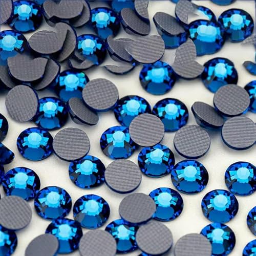 Glas-Hotfix-Kristall-Strasssteine mit flacher Rückseite für DIY-Kleidungsstoffdekorationen – 029 Capriblau – SS4 – 1440 Stück von YFSHC