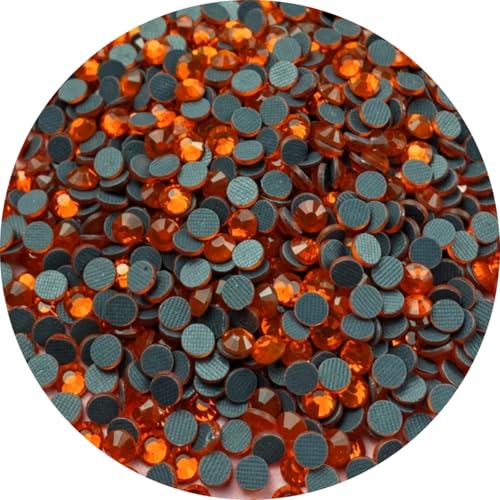Hotfix Strasssteine, SS30, 6 mm, flache Rückseite, rund, Kristallglas-Strasssteine für Handwerk, Kleidung, Schuhe, Hemden, Tassen, Dekoration, 600 Stück (Orange) von YHYPOCI