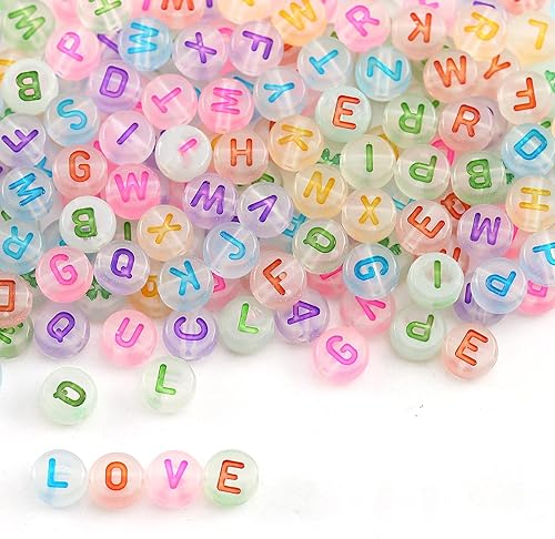 YIEUR 1000 Stück Buchstabenperlen nachtleuchtende zum Basteln, 7mm Buchstaben Perlen Zwischenperlen mit Loch, Rund Alphabet Perlen Namen für Deko Handwerk Schmuckherstellung(bunte) von YIEUR