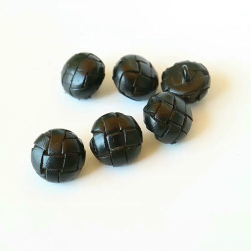 6 Stück/Los Lederbezogene Knöpfe 15/19/21/23/26 mm beige schwarz braun Lederknopf für Mäntel Jacke Schnalle-Plaid schwarz-15 mm 6 Stück/Los Lederbezogene Knöpfe 15/19/21/23/26 mm beige schwarz braun Lederknopf für Mäntel Jacke Schnalle-Plaid schwarz-15 mm von YOGAES