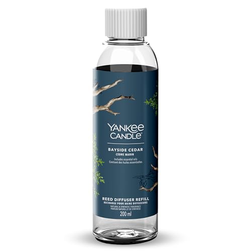 Yankee Candle Signature Nachfüllung für Diffusor mit Rattanstäbchen | Bayside Cedar | 200ml | bis zu 20 Wochen Duft | Perfekte Geschenke für Frauen Yankee Candle Signature Nachfüllung für Diffusor mit Rattanstäbchen | Bayside Cedar | 200ml | bis zu 20 Wochen Duft | Perfekte Geschenke für Frauen von Yankee Candle