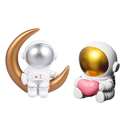 Yardwe 2Stücke Astronaut Kuchen Dekoration Mini Astronaut Figuren Aus Harz Fahrzeug Ornamente Für Torten Und Deko Für Kindergeburtstage Und Raumgestaltung von Yardwe
