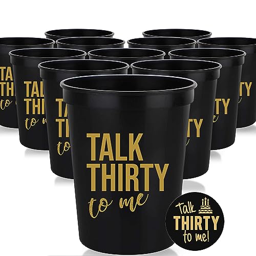 Talk Thirty to Me Partybecher zum 30. Geburtstag, Set mit 340 - 473 ml, Schwarz und Gold, Stadionbecher mit "Talk Thirty to Me"-Taste für Dekorationen und Geburtstagspartys Talk Thirty to Me Partybecher zum 30. Geburtstag, Set mit 340 - 473 ml, Schwarz und Gold, Stadionbecher mit "Talk Thirty to Me"-Taste für Dekorationen und Geburtstagspartys von Your Dream Party Shop