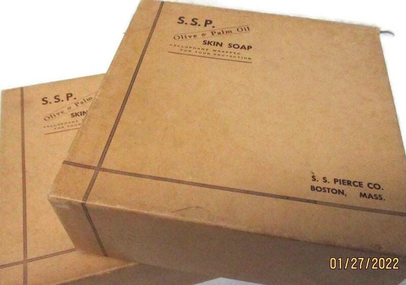 Zwei S Pierce Seifen Bars Boxen Olive Und Palmöl Haut Boston Mass Vintage Toilettenartikel Original Box Zwei S Pierce Seifen Bars Boxen Olive Und Palmöl Haut Boston Mass Vintage Toilettenartikel Original Box von YourFineHouse