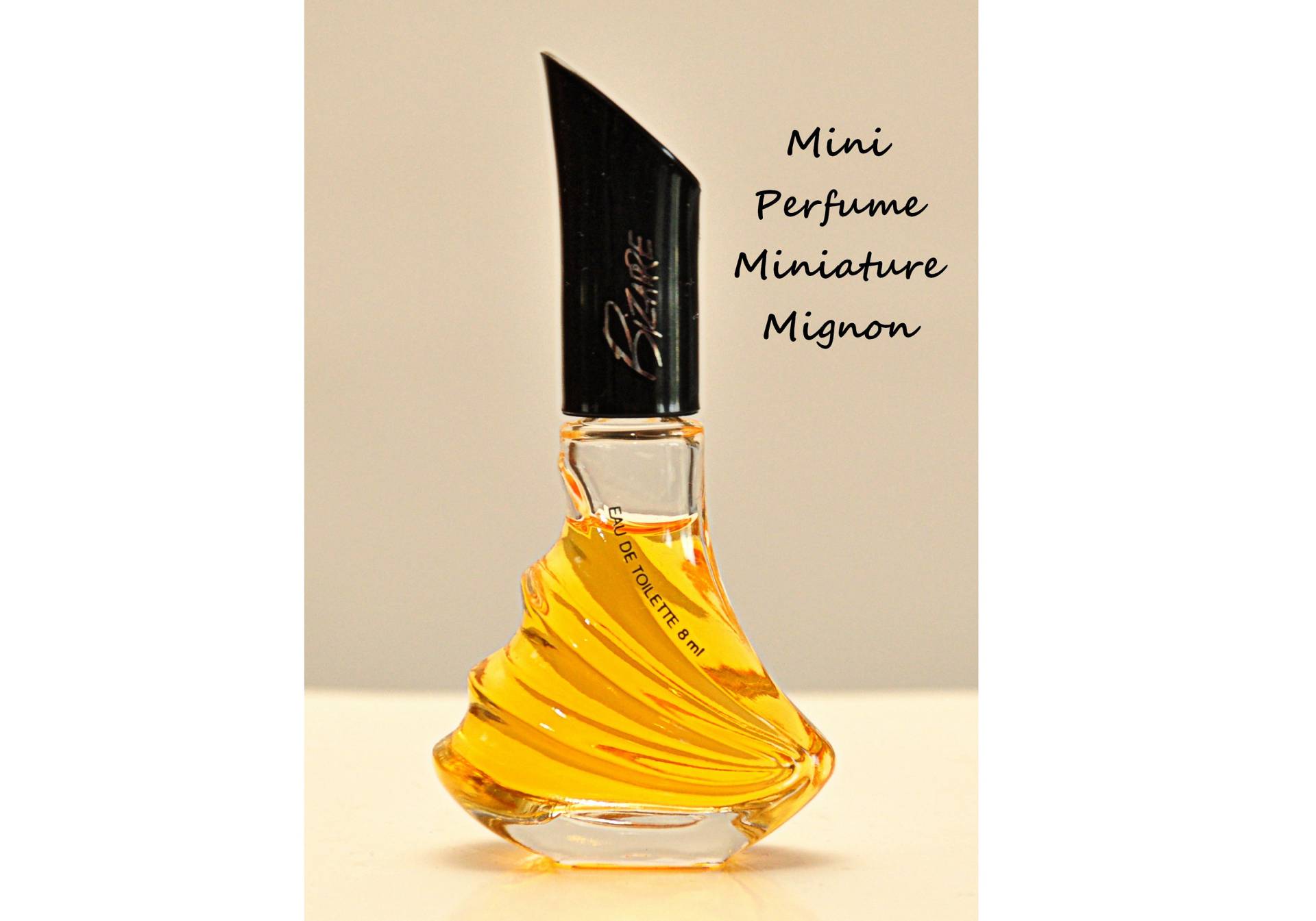 Atkinsons Bizarre Eau De Toilette Edt 8 Ml Miniature Splash Non Spray Damenparfüm Seltener Jahrgang 1979 Atkinsons Bizarre Eau De Toilette Edt 8 Ml Miniature Splash Non Spray Damenparfüm Seltener Jahrgang 1979 von YourVintagePerfume