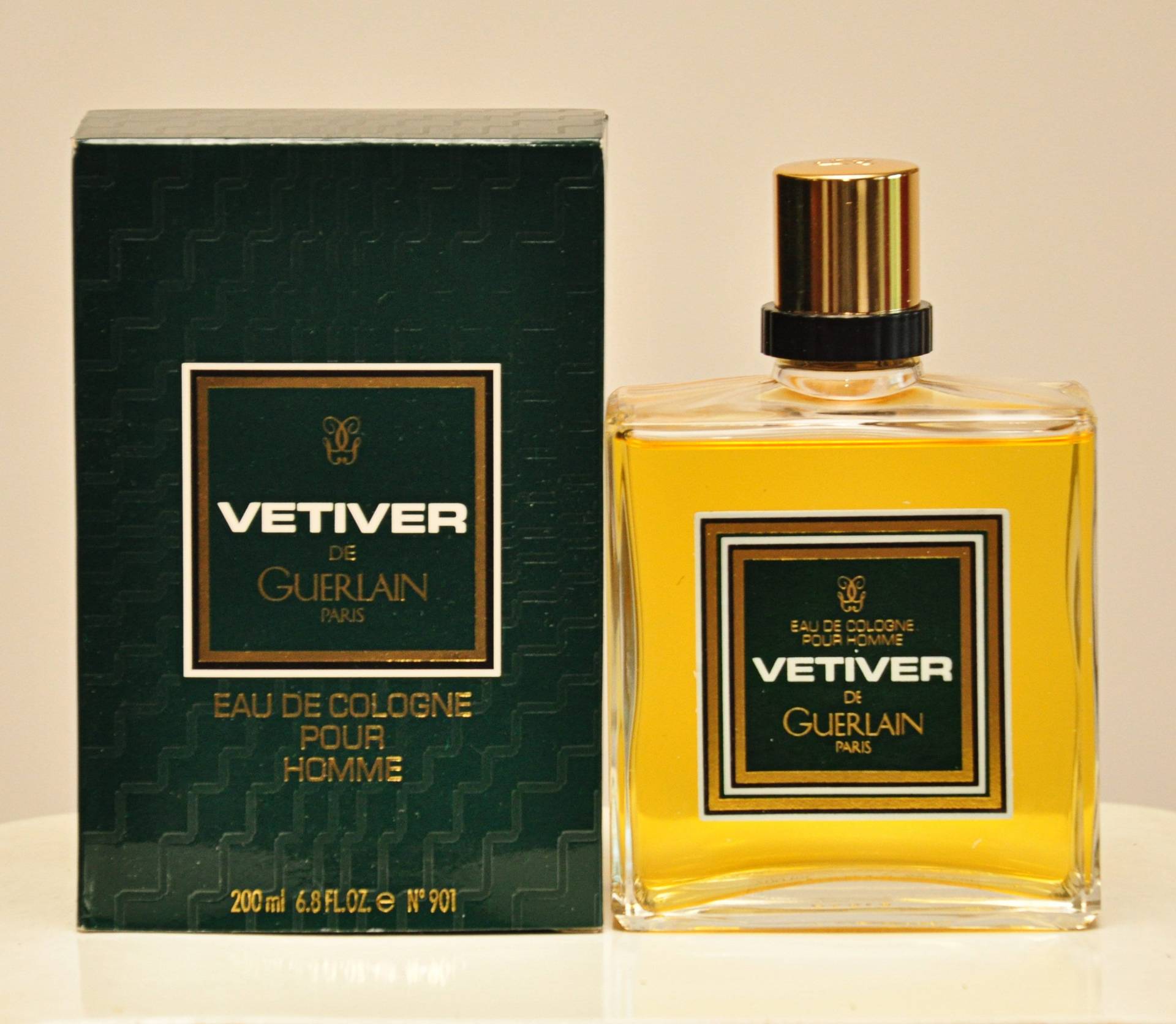 Guerlain Vetiver De Eau Cologne Pour Homme Eoc 200Ml Splash Non Spray Perfume Man Very Rare Vintage 1959 Version 1992 Guerlain Vetiver De Eau Cologne Pour Homme Eoc 200Ml Splash Non Spray Perfume Man Very Rare Vintage 1959 Version 1992 von YourVintagePerfume