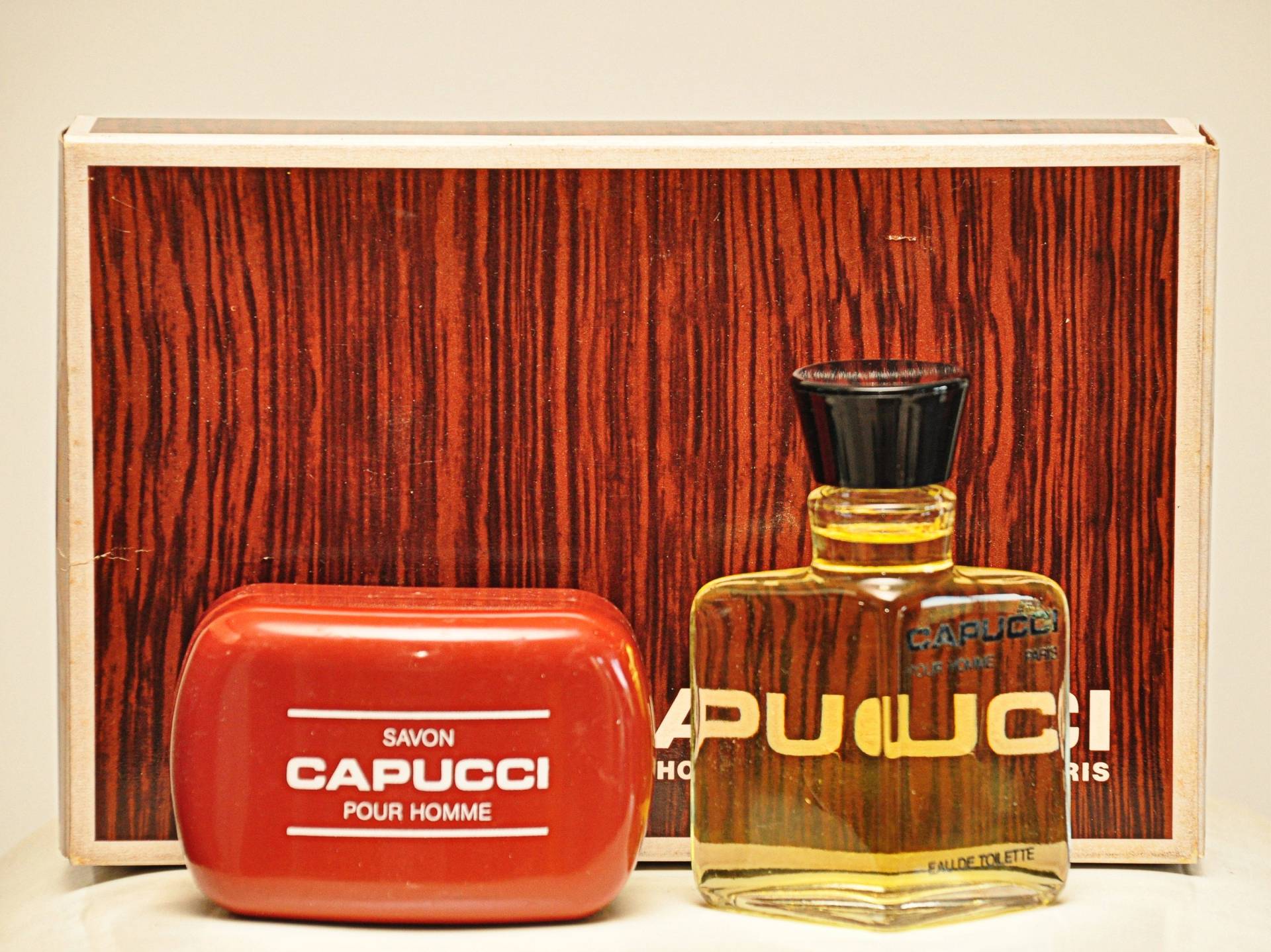 Parfums Capucci Pour Homme Eau De Toilette 60Ml Parfüm Herren Sehr Seltene Vintage 70Er Jahre Packung Mit Savon Pour Parfums Capucci Pour Homme Eau De Toilette 60Ml Parfüm Herren Sehr Seltene Vintage 70Er Jahre Packung Mit Savon Pour von YourVintagePerfume