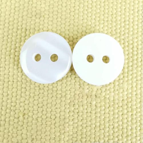 30 Stück 11 mm 2-Loch-Nähknöpfe aus weißem Harz, niedliche einfarbige runde Knöpfe für Baby- und Kinderkleidung, DIY-Zubehör-K10210-11 mm 30 Stück von ZEYRU