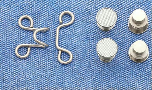 4er-Set Nägel – Metall-Jeans-Knopfdruckknöpfe, abnehmbare Hosenclips, Knöpfe, Stecknadeln, DIY-Taillenspanner, Kleidungsschnallen, Nähwerkzeuge – groß, silber (32 mm) – 2er-Set von ZEYRU