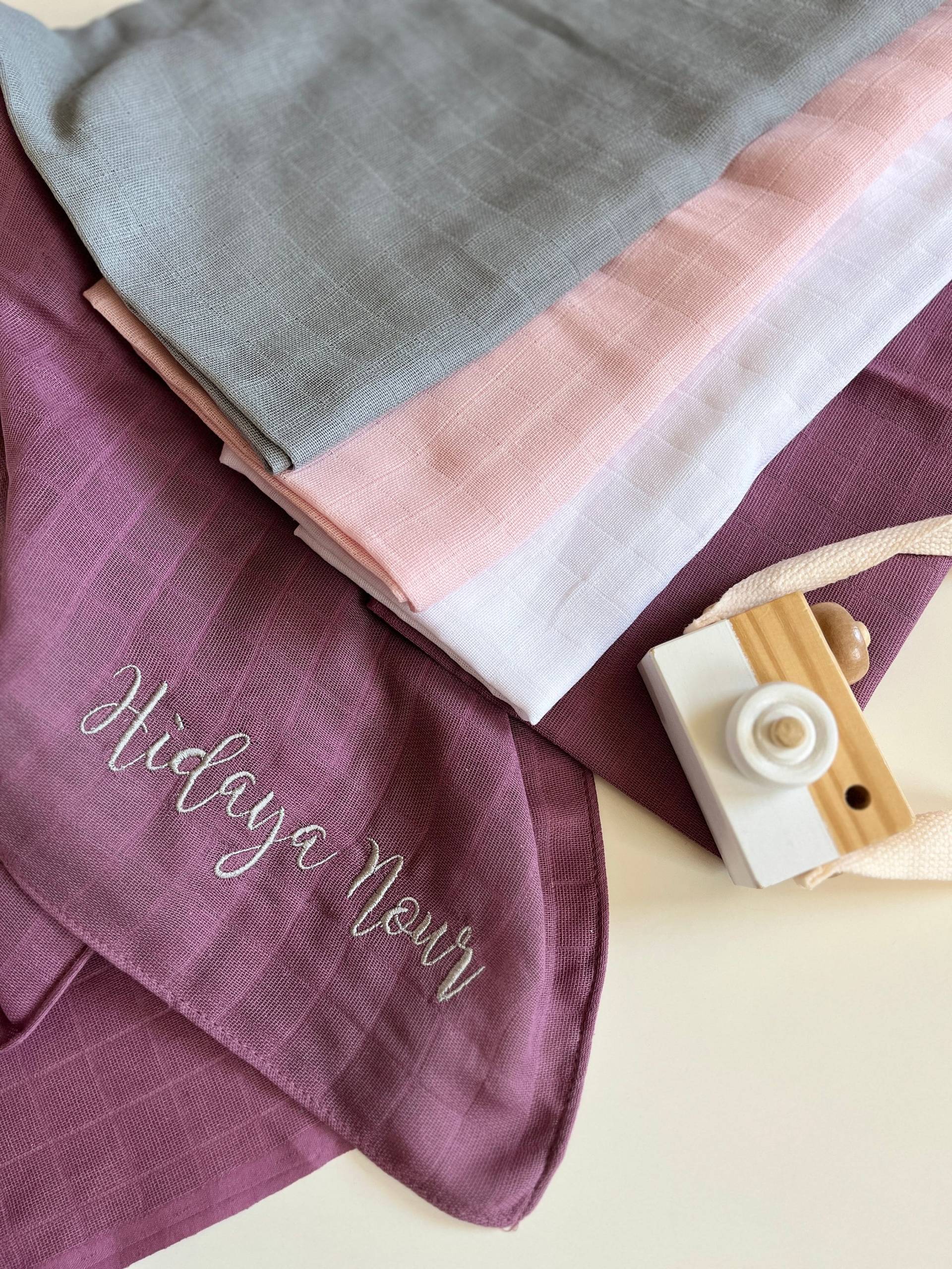 Mulltuch Mit Name, Leichte Sommerdecke, Schnuffeltuch, Kuscheltuch Mulltuch Mit Name, Leichte Sommerdecke, Schnuffeltuch, Kuscheltuch von ZTstickerei