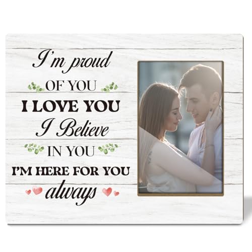 Love Bilderrahmen – Ich bin stolz auf dich, Geschenke für Paare, 10,2 x 15,2 cm, Holz-Bilderrahmen für Tischplatte oder Wanddisplay, Hochzeitsgeschenke für Frauen und Männer, Geschenk für Hochzeit, Love Bilderrahmen – Ich bin stolz auf dich, Geschenke für Paare, 10,2 x 15,2 cm, Holz-Bilderrahmen für Tischplatte oder Wanddisplay, Hochzeitsgeschenke für Frauen und Männer, Geschenk für Hochzeit, von Ziyouza