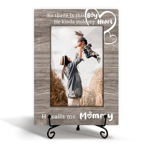 So There Is This Boy He Kinda Stole My Heart He Calls Me Mommy-Bilderrahmen aus Holz mit Ständer und Geschenk-Box, 10,2 x 15,2 cm, für Mutter und Sohn, Muttertagsgeschenk, Tischdisplay 15 von Ziyouza