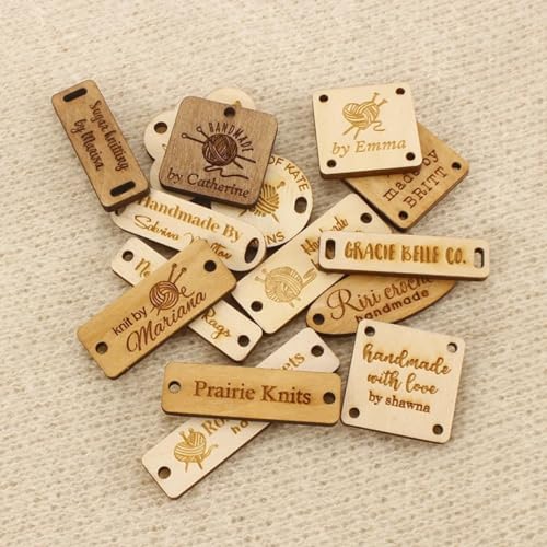 Holz-Etiketten, Strick-Etiketten, individuelles Design, individuelle Gravur-Etiketten, personalisierte Marke, quadratisches Etikett (braune Farbe, 12,5 x 30 mm) von ZoikoM