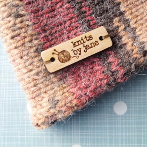 Individuelle Holzanhänger, individuelle Kleideretiketten, Holz-Kleidungsanhänger, Stricketiketten, Häkeletiketten, Holzanhänger, personalisierte Etiketten (Primärfarbe, rechteckig) von ZoikoM
