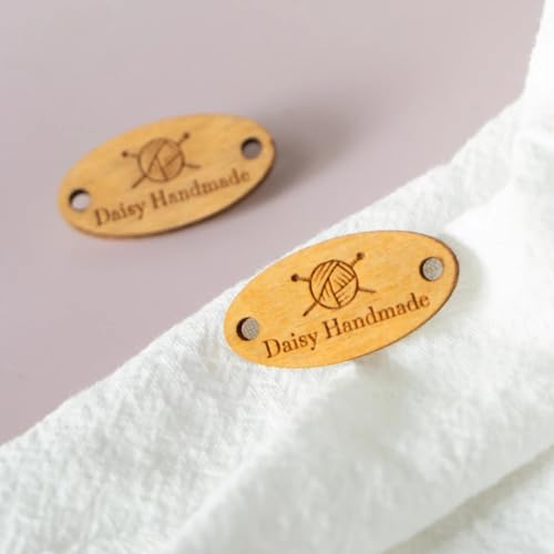 Individuelle Holzanhänger, individuelle Kleideretiketten, Holz-Kleidungsanhänger, Stricketiketten, Häkeletiketten, Holzanhänger, personalisierte Etiketten (Teakfarbe, oval) von ZoikoM