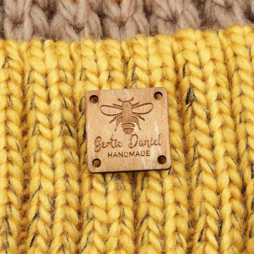 Kleine quadratische Holzanhänger, Holzknöpfe, personalisierbar, Namensschild, Geschenkanhänger, lasergraviert, DIY-Holzhandwerk (Teakfarbe, 25 x 25 mm) von ZoikoM