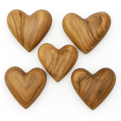 ZULUF Set mit 5 Olivenholz-Herzen, handgeschnitzt, rustikale Hochzeitsdekoration, Valentinstag, Schüsselfüller, Tischdekoration, Gästebuch, alternatives Geschenk, hergestellt in Bethlehem mit ZULUF Set mit 5 Olivenholz-Herzen, handgeschnitzt, rustikale Hochzeitsdekoration, Valentinstag, Schüsselfüller, Tischdekoration, Gästebuch, alternatives Geschenk, hergestellt in Bethlehem mit von Zuluf