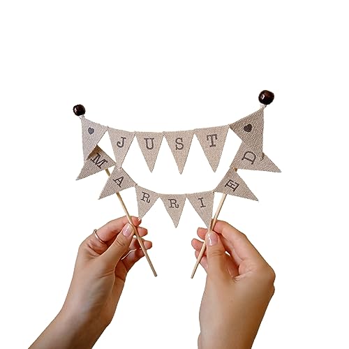 Amazing Buntings, Just Married-Kuchenaufsatz, Leinen-Wimpelkette mit geprägten Herzen, vormontiert auf 2 Stangen in Lebensmittelqualität von amazing buntings