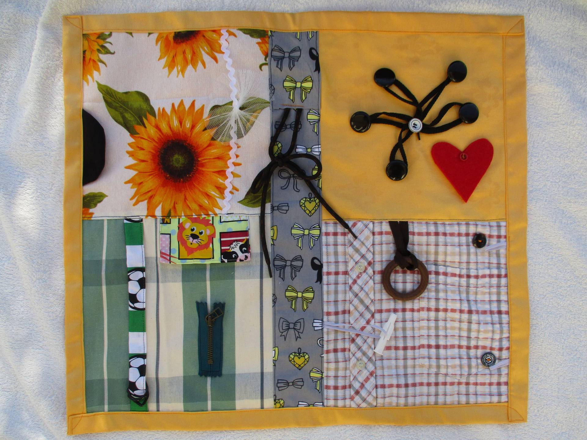 Nesteldecke Sommer 2 Fühldecke Demenzdecke Geschenk Für Demenzkranke Und Alzheimer Patienten Selbst Genäht Neu Nesteldecke Sommer 2 Fühldecke Demenzdecke Geschenk Für Demenzkranke Und Alzheimer Patienten Selbst Genäht Neu von annaeva64