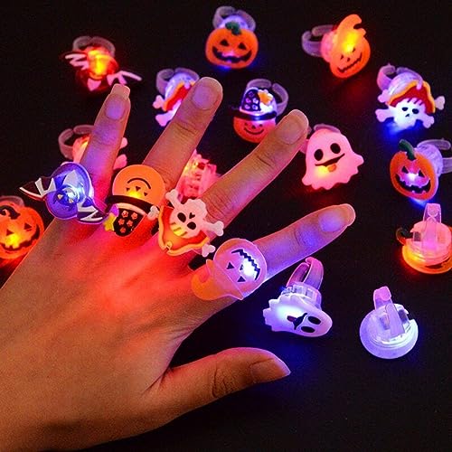 15 Stück Halloween Ringe Kürbis LED Leuchtende Geist Schädel Broschen Dekor Weihnachtsringe (Halloween Ringe) von anso