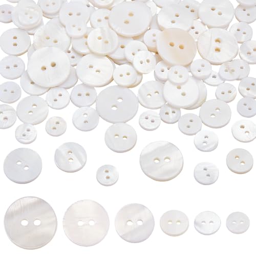 arricraft 100 Stück 6 Größen Natürliche Muschelknöpfe 2 Loch Knöpfe Flach Rund Weiß Echtes Perlmutt Set Für Anzug Mantel Hemd Uniform Kleidung Dekoration DIY Nähen Basteln arricraft 100 Stück 6 Größen Natürliche Muschelknöpfe 2 Loch Knöpfe Flach Rund Weiß Echtes Perlmutt Set Für Anzug Mantel Hemd Uniform Kleidung Dekoration DIY Nähen Basteln von arricraft