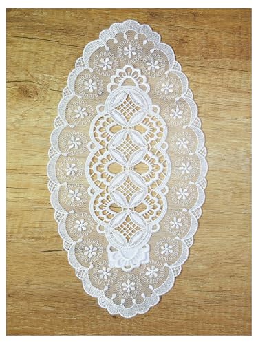 Cremeweiße Tüll-Spitzendecken Daria Plauener Spitze Tischdekoration in 4 Größen (15 x 25 cm oval) von atelier alles-Spitze