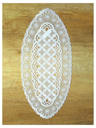 Cremeweiße Tüll-Spitzendecken Daria Plauener Spitze Tischdekoration in 4 Größen (20 x 41 cm oval) von atelier alles-Spitze