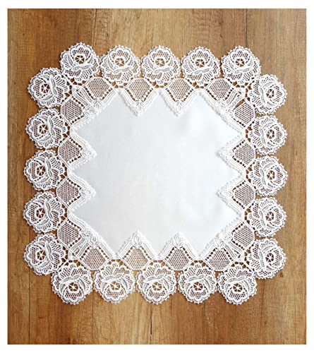 atelier alles-Spitze Naturfarbene Spitzendecke Saskia | Kleine naturfarbene Mitteldecke aus edlem Satin mit Blumenmuster-Luftspitzenkanten in der Größe 50x50 cm eckig von atelier alles-Spitze
