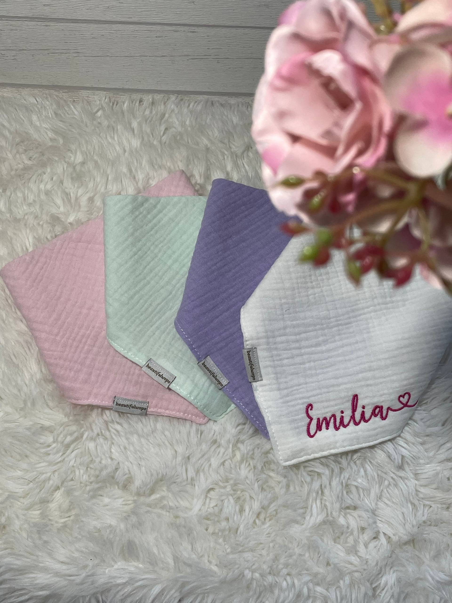 Dreieckstuch Mit Name Personalisiert, Lätzchen, Babygeschenk, Geschenk Zur Geburt, Taufe, Mitbringsel, Halstuch Spucktuch Musselin Baumwolle Dreieckstuch Mit Name Personalisiert, Lätzchen, Babygeschenk, Geschenk Zur Geburt, Taufe, Mitbringsel, Halstuch Spucktuch Musselin Baumwolle von beautifulwopo
