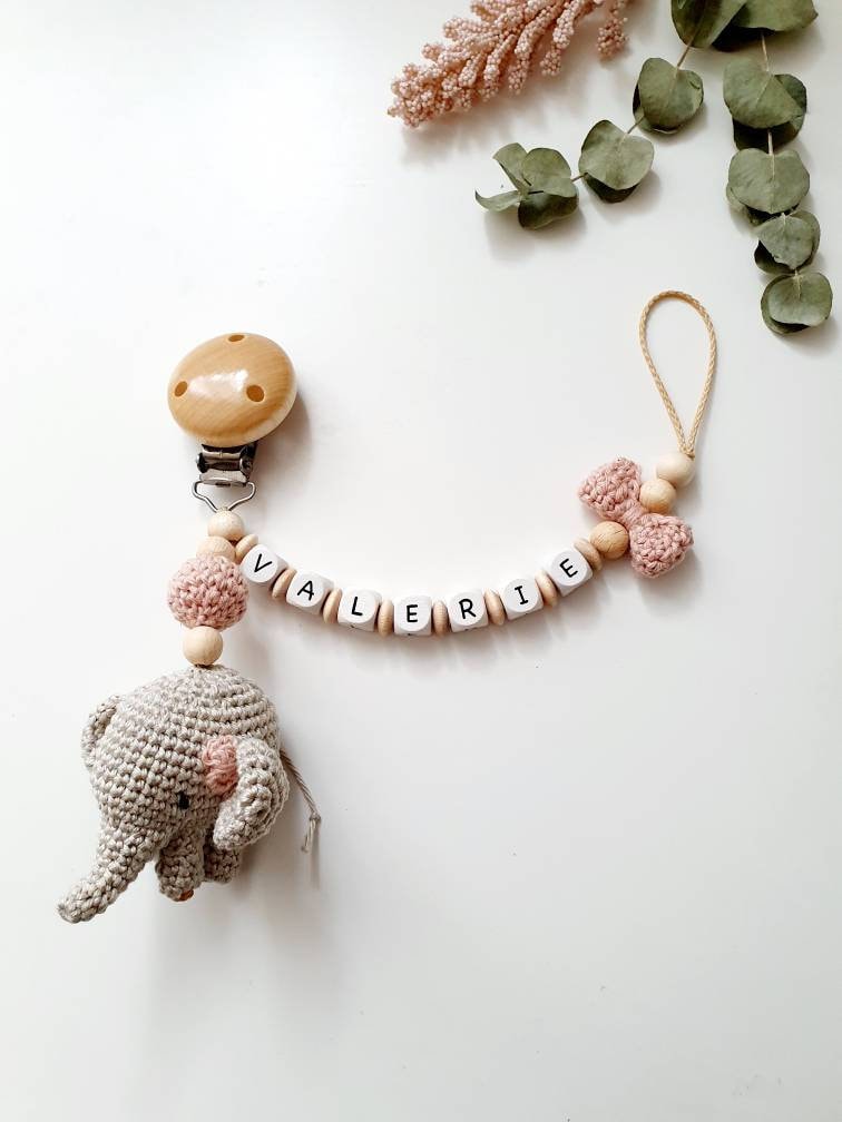 Gehäkelte Schnullerkette"Elli" Elefant Personalisiert, Doppelname, Altrosa, Leinen, Weiß Gehäkelte Schnullerkette"Elli" Elefant Personalisiert, Doppelname, Altrosa, Leinen, Weiß von beckyshandmadeshop