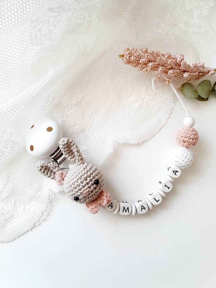 Gehäkelte Schnullerkette"Hasi" Personalisiert, Süß Gehäkelte Schnullerkette"Hasi" Personalisiert, Süß von beckyshandmadeshop