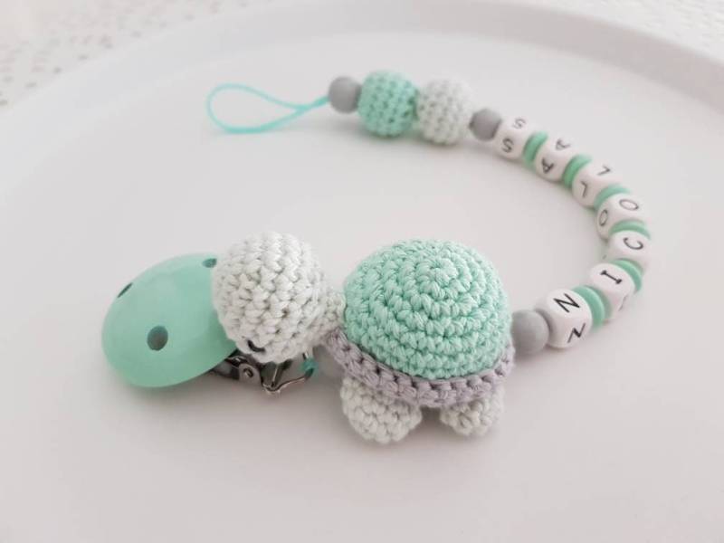 Gehäkelte Schnullerkette"Schildi" Personalisiert von beckyshandmadeshop