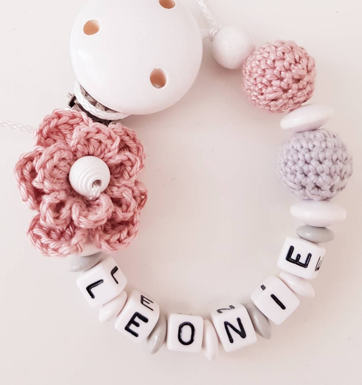 Gehäkelte Schnullerkette"Sweet Flower" Personalisiert Gehäkelte Schnullerkette"Sweet Flower" Personalisiert von beckyshandmadeshop