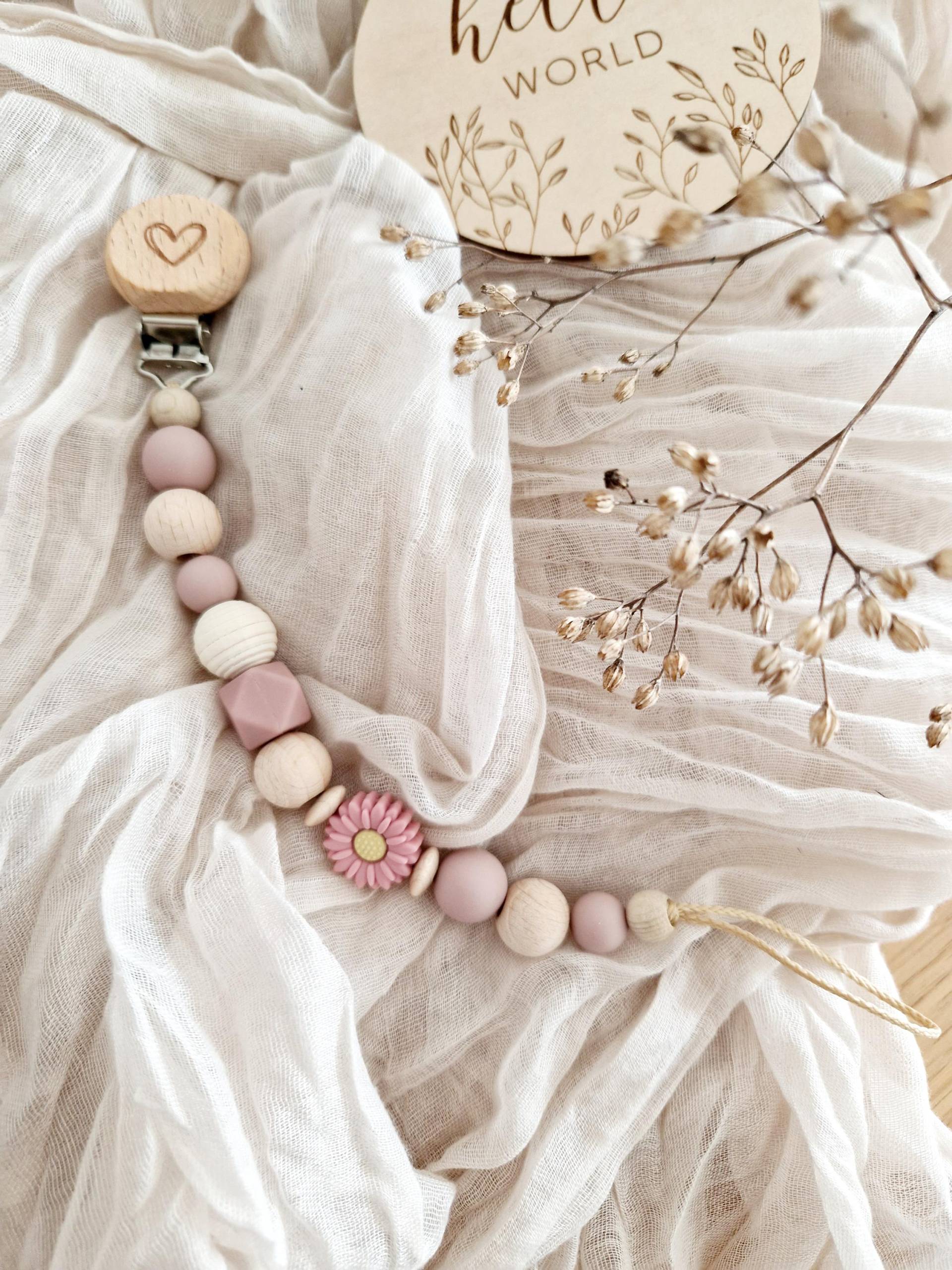 Schnullerkette "Daisy Pink" Creme, Beige, Natur, Silikon, Holz, Gravur, Holzperlen, Ohne Name, Altrosa, Geriffelt, Uni, Schlicht Schnullerkette "Daisy Pink" Creme, Beige, Natur, Silikon, Holz, Gravur, Holzperlen, Ohne Name, Altrosa, Geriffelt, Uni, Schlicht von beckyshandmadeshop