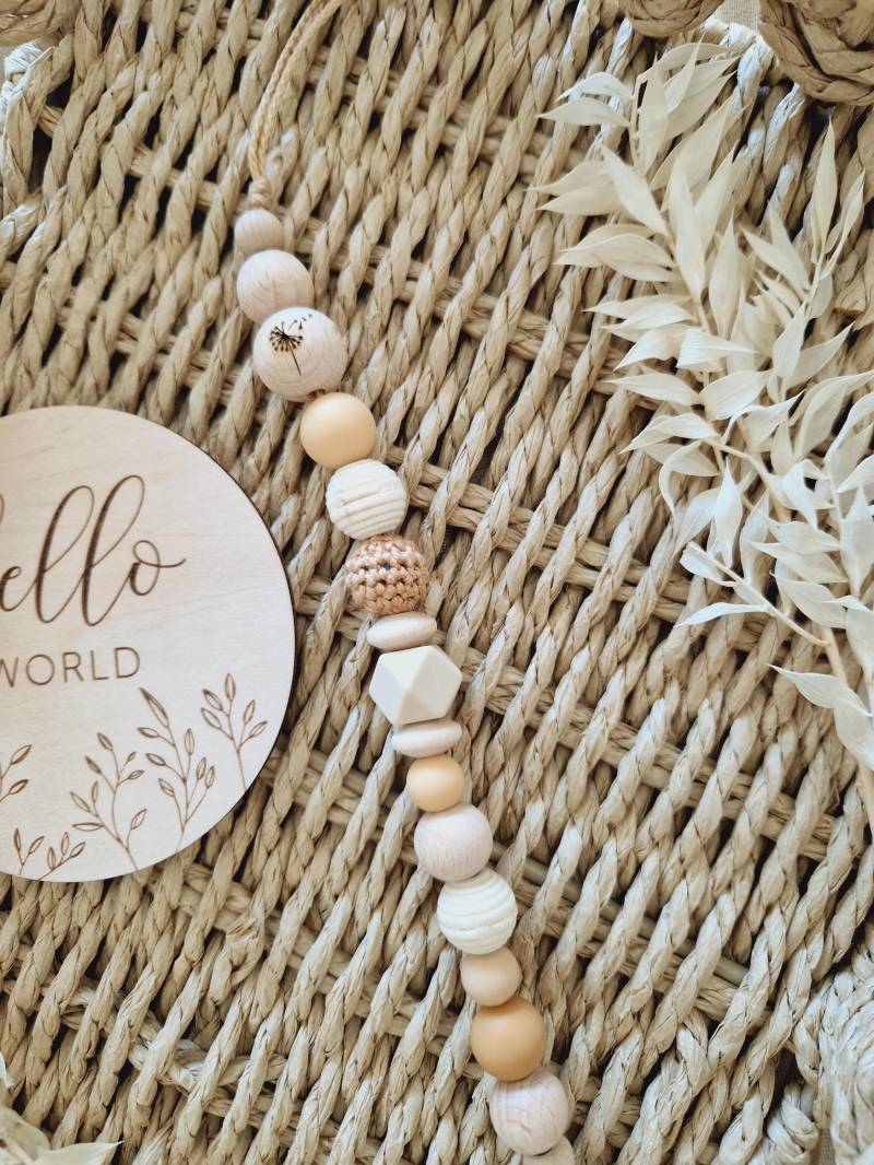 Schnullerkette "Pusteblume" Caramel, Beige, Natur, Camel, Hellgelb, Creme, Silikon, Holz, Gravur, Holzperlen, Ohne Name, Strazatella, Hexagon von beckyshandmadeshop