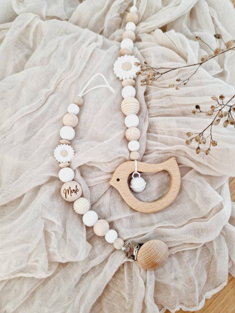 Schnullerkette Und Anhänger "Merle" Weiß, Gänseblümchen, Blume, Natur, Silikon, Anhänger, Holz, Gravur, Holzperlen, Vogelanhänger, Vöglechen von beckyshandmadeshop