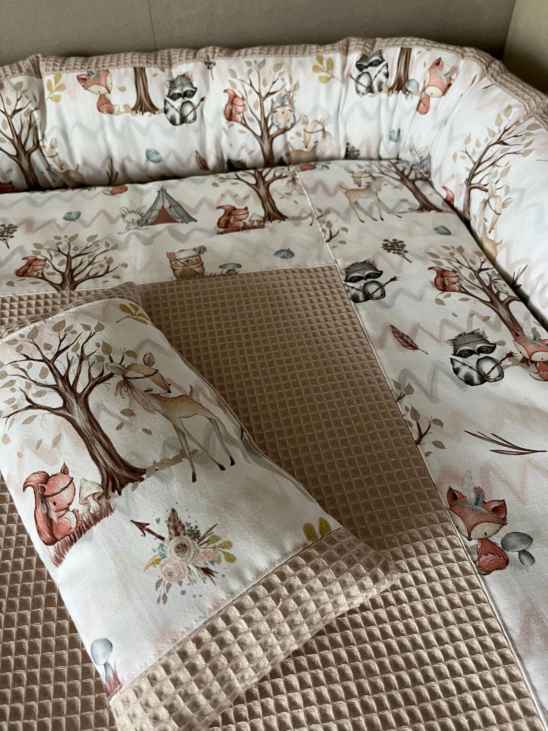 Be Froggy Wickeltischauflage Waldfreunde/Waldtiere Cappuccino Inclusive Kleinem Kissen Be Froggy Wickeltischauflage Waldfreunde/Waldtiere Cappuccino Inclusive Kleinem Kissen von befroggyDE