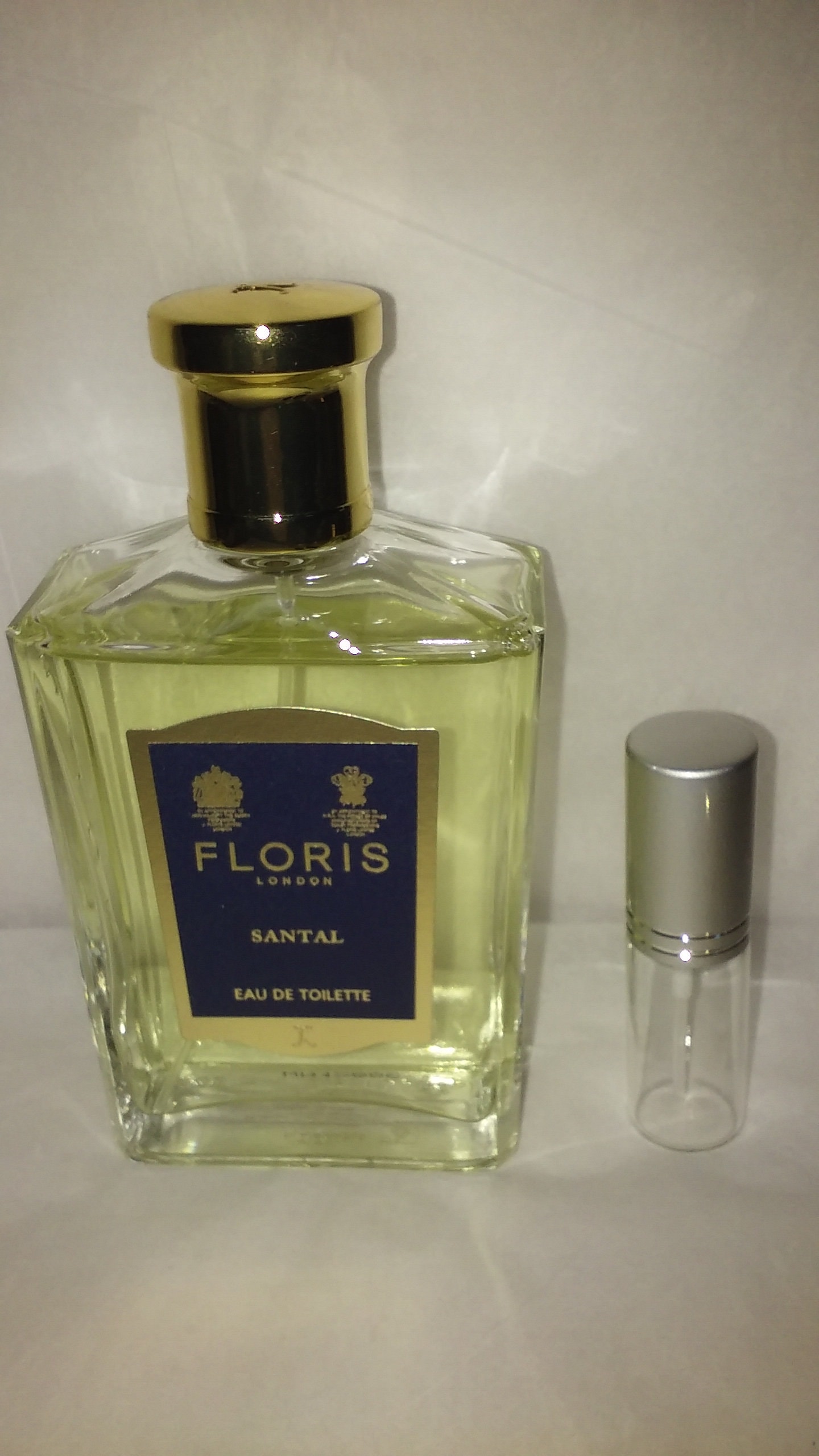 Floris Santal Sandalwood Eau Große Parfüm Ist Nicht Zum Verkauf von belfontantiques