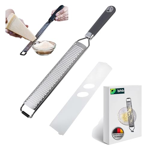 bhb Premium Zester Reibe – Parmesanreibe, Muskatnussreibe, Knoblauchreibe, Ingwerreibe, Zitronenreibe – Rasiermesserscharfe Edelstahlklingen – Spülmaschinenfest – BPA-frei – mit Schutzabdeckung von bhb