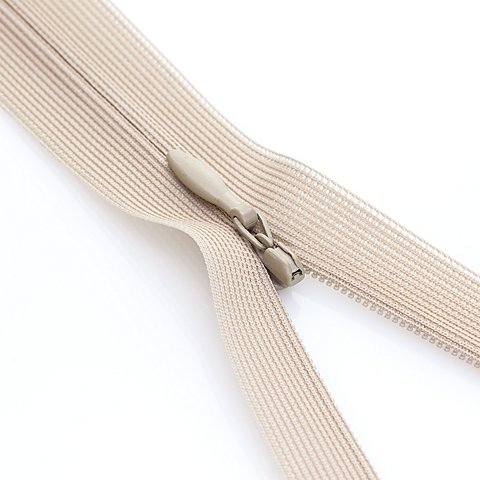 buttinette Nahtverdeckter Reißverschluss, beige, nicht teilbar buttinette Nahtverdeckter Reißverschluss, beige, nicht teilbar von buttinette