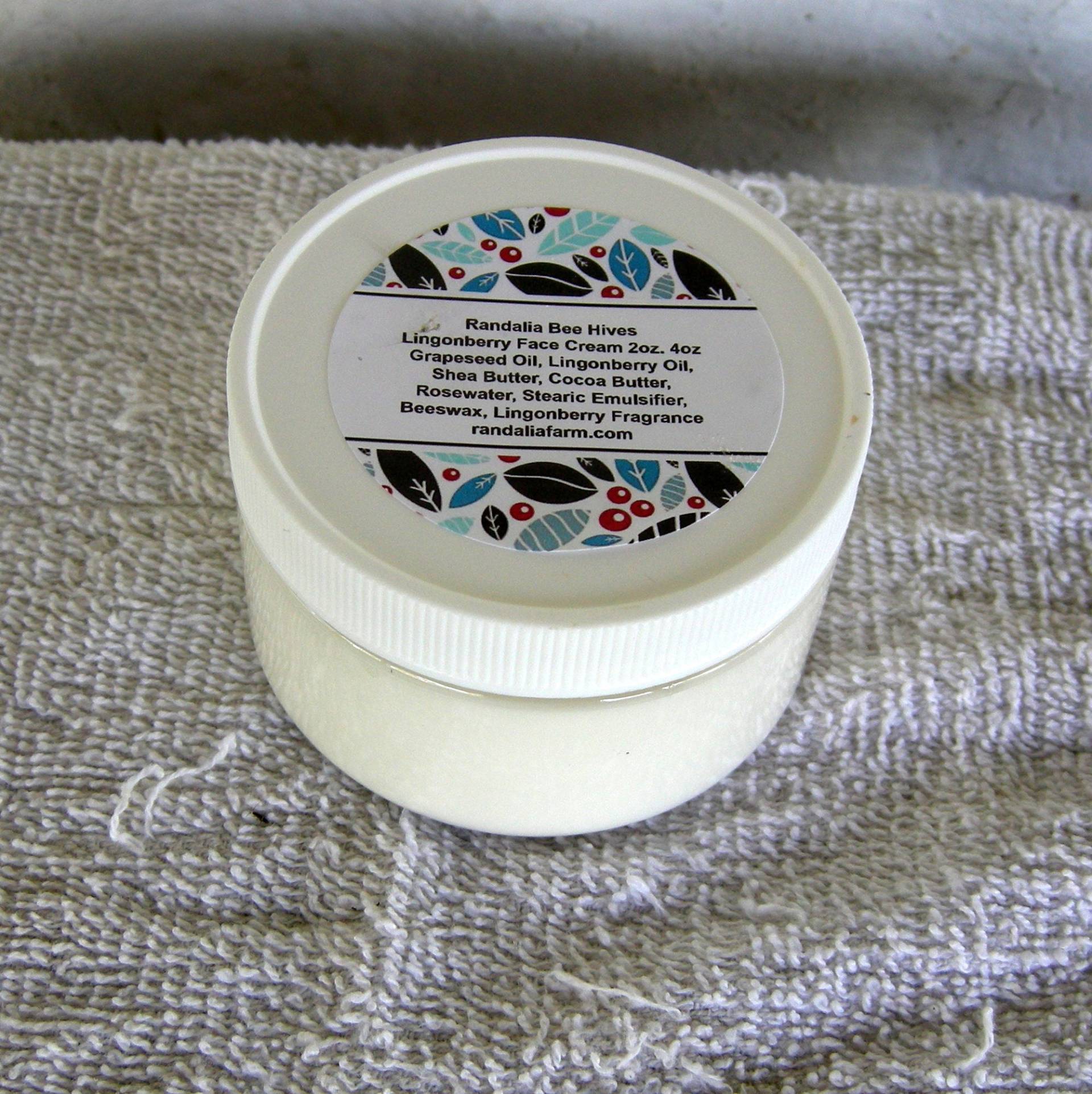 Lingonberry Seed Oil Face, Body Cream, 100 G. Randalia Bee Hives von buyadalia