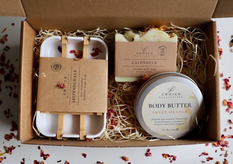 Geschenkset For You Mit Einer Naturseife, Seifenschale Aus Bambus, Natur-Pflegeprodukte, Natural Skin Care Set von choicenaturseifen