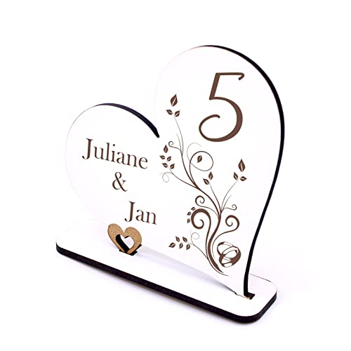 Hölzerne Hochzeit Deko Herz Aufsteller 5ter Hochzeitstag 5 Jahre Jubiläum personalisiert Tischdeko Geldgeschenk 15 x 15 cm von dekolando