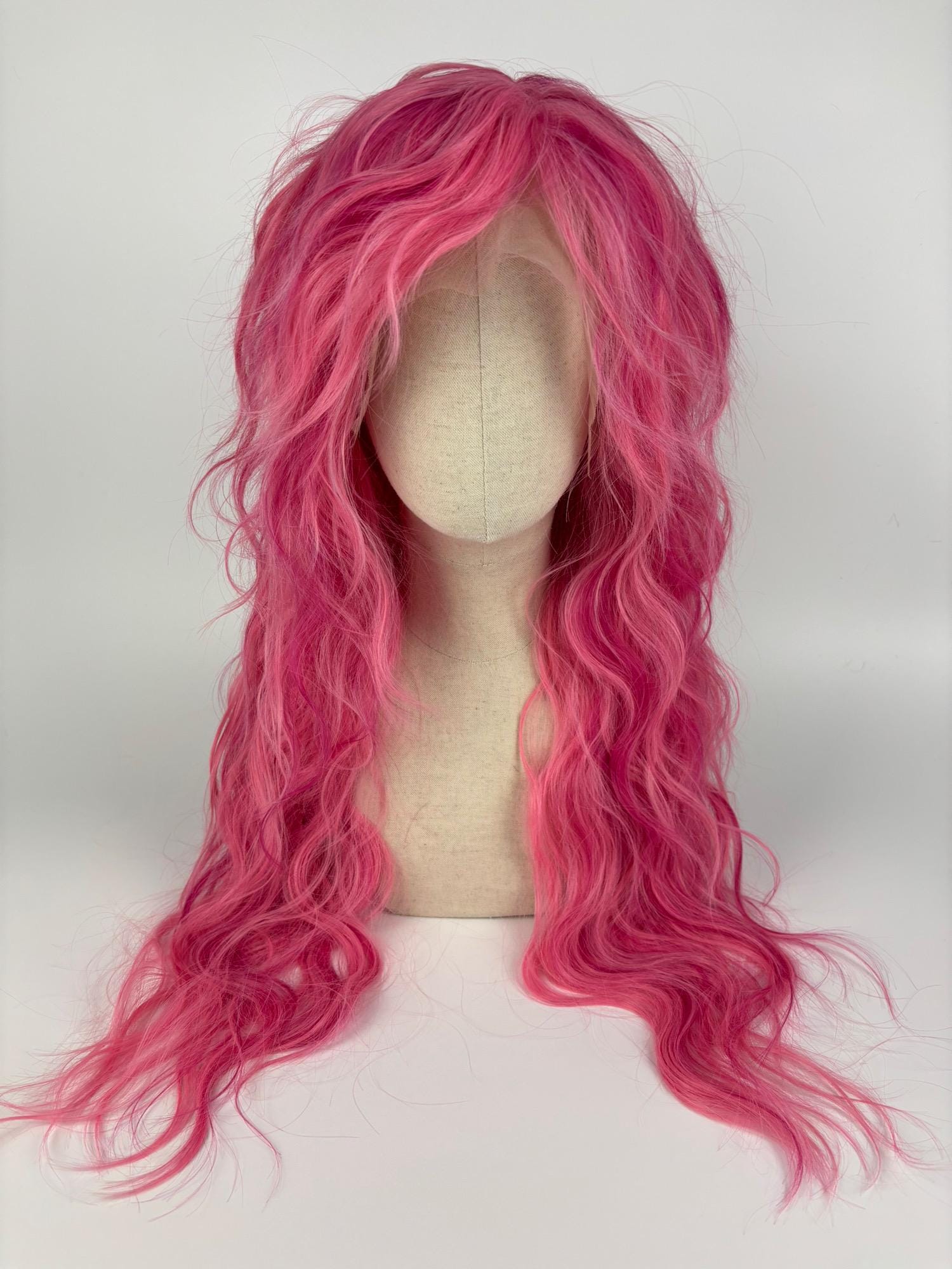 Lace Front Wig,/Perücke The Candy Maid #shag Maid Retro-styling 80's Pink & Rosa Töne - Shades Of Pink+Rose Customized #mullet Lace Front Wig,/Perücke The Candy Maid #shag Maid Retro-styling 80's Pink & Rosa Töne - Shades Of Pink+Rose Customized #mullet von dragmaiditup