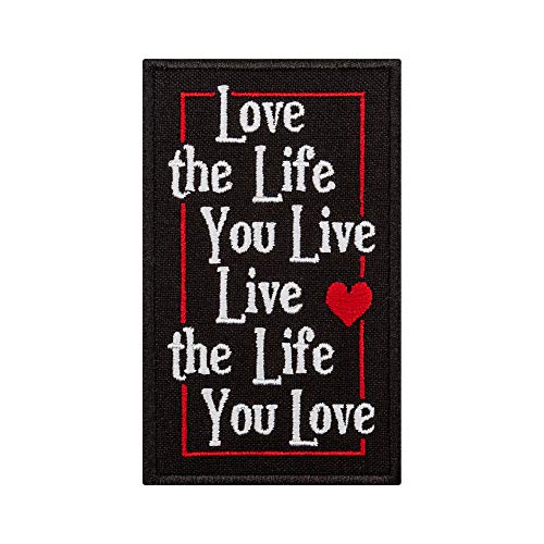 EMBROVERSE Love The Life You Live Patch - Gestickte Lustige Zitate - Bügelbilder - Größe 5,8 x 9,9 cm von embroverse