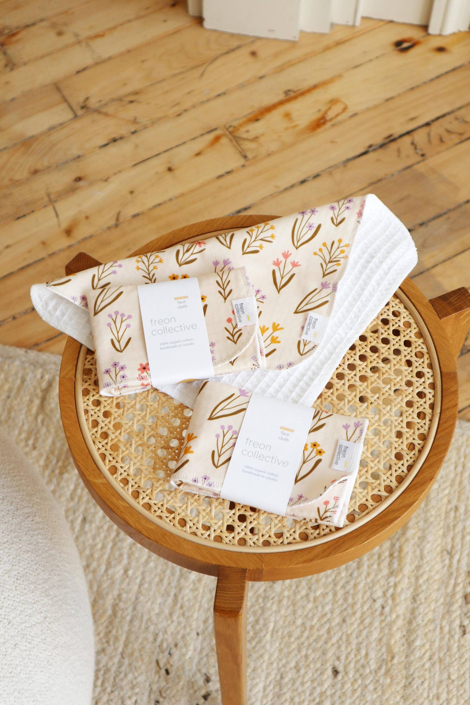Bio-Baumwolle Gesichtstuch - Creme Bouquets, 28cm X Gesichtstuch, Waschlappen, Peeling, Brautjungfer Geschenk, Nachhaltiges Geschenk Bio-Baumwolle Gesichtstuch - Creme Bouquets, 28cm X Gesichtstuch, Waschlappen, Peeling, Brautjungfer Geschenk, Nachhaltiges Geschenk von freoncollective