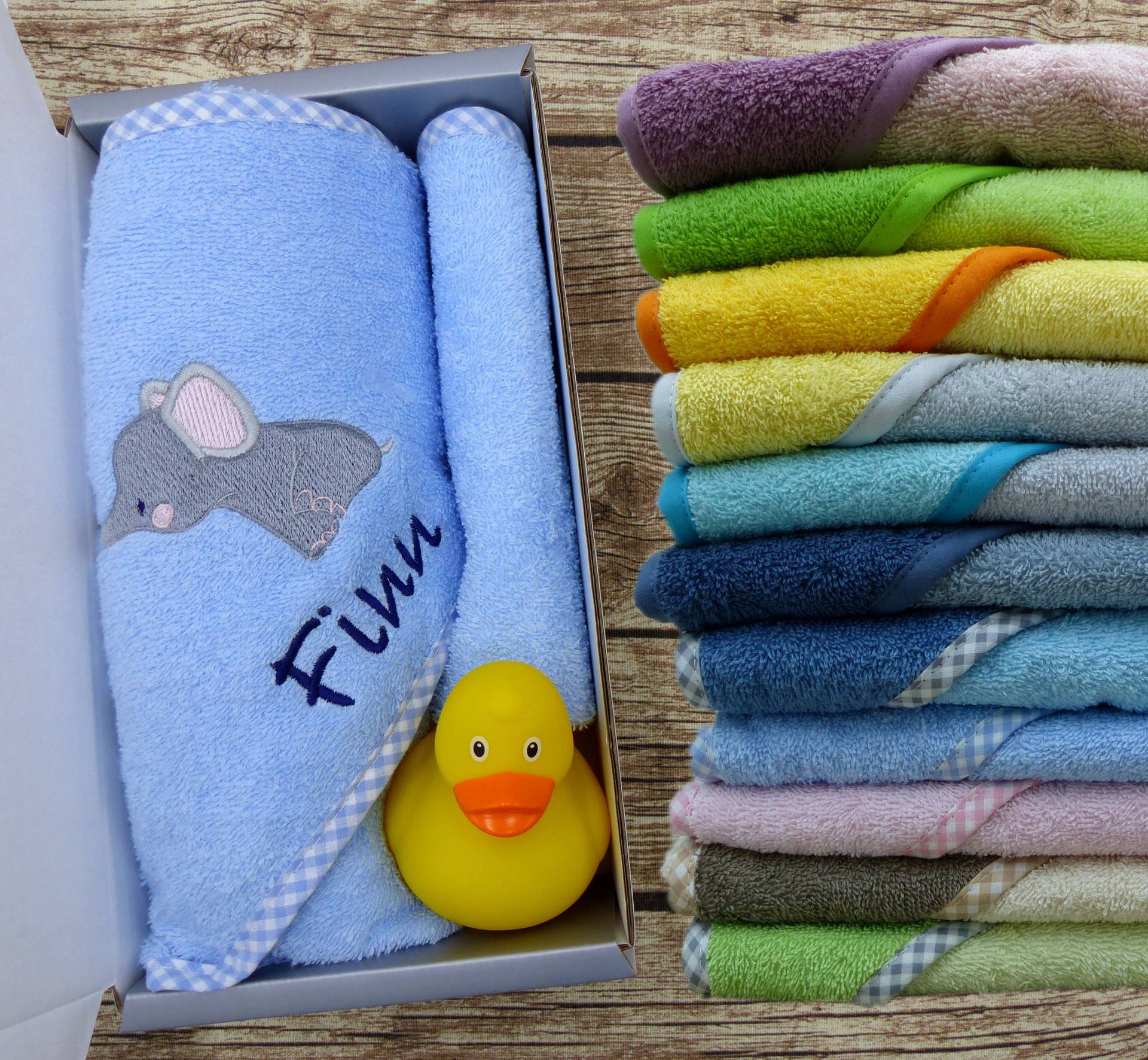 Baby-Badeset Mit Namen Elefant in Wunschfarbe Baby-Badeset Mit Namen Elefant in Wunschfarbe von geschenkelibelle