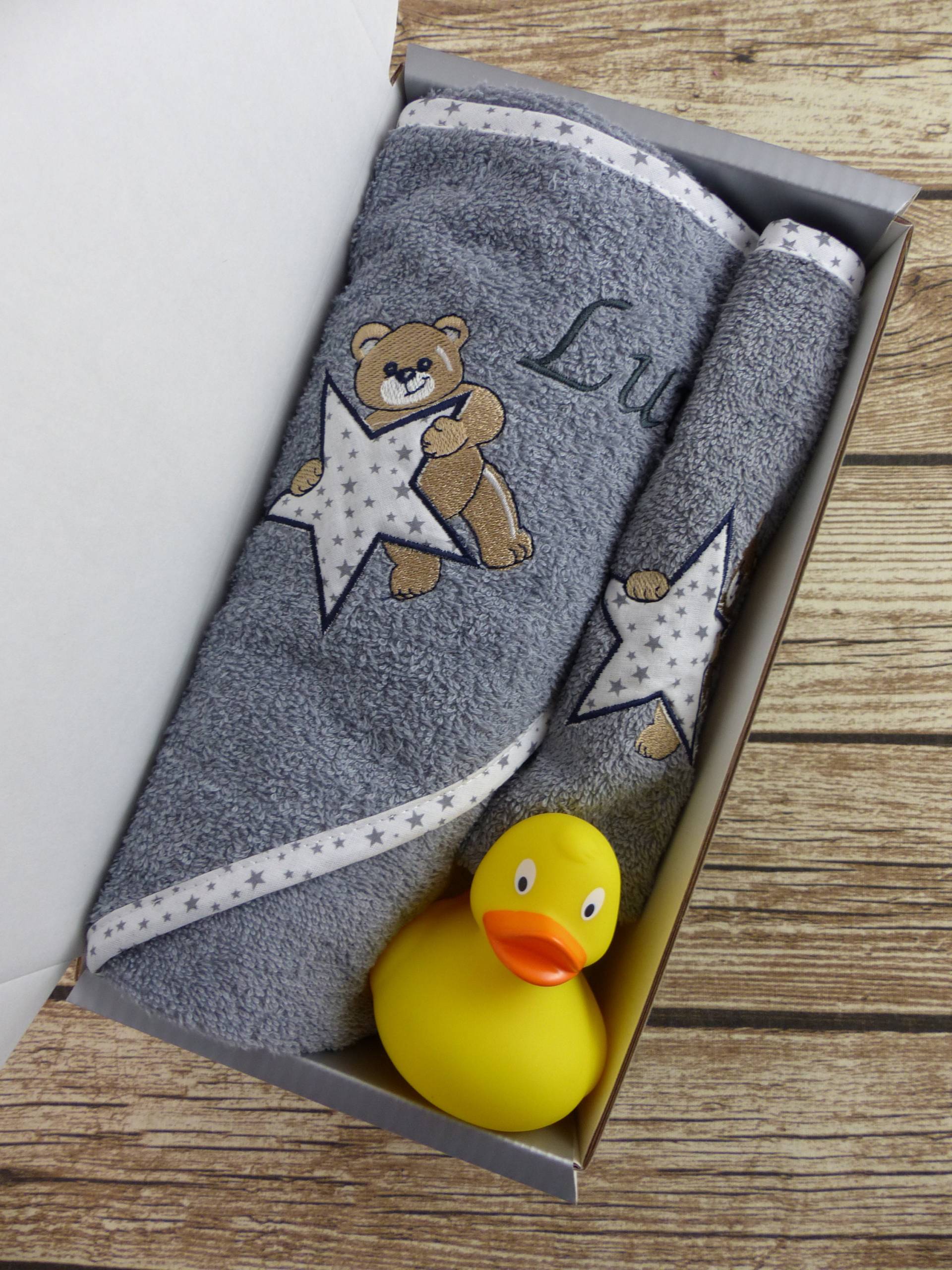 Geschenkset Baby Baden Mit Namen Teddy Grau Geschenkset Baby Baden Mit Namen Teddy Grau von geschenkelibelle