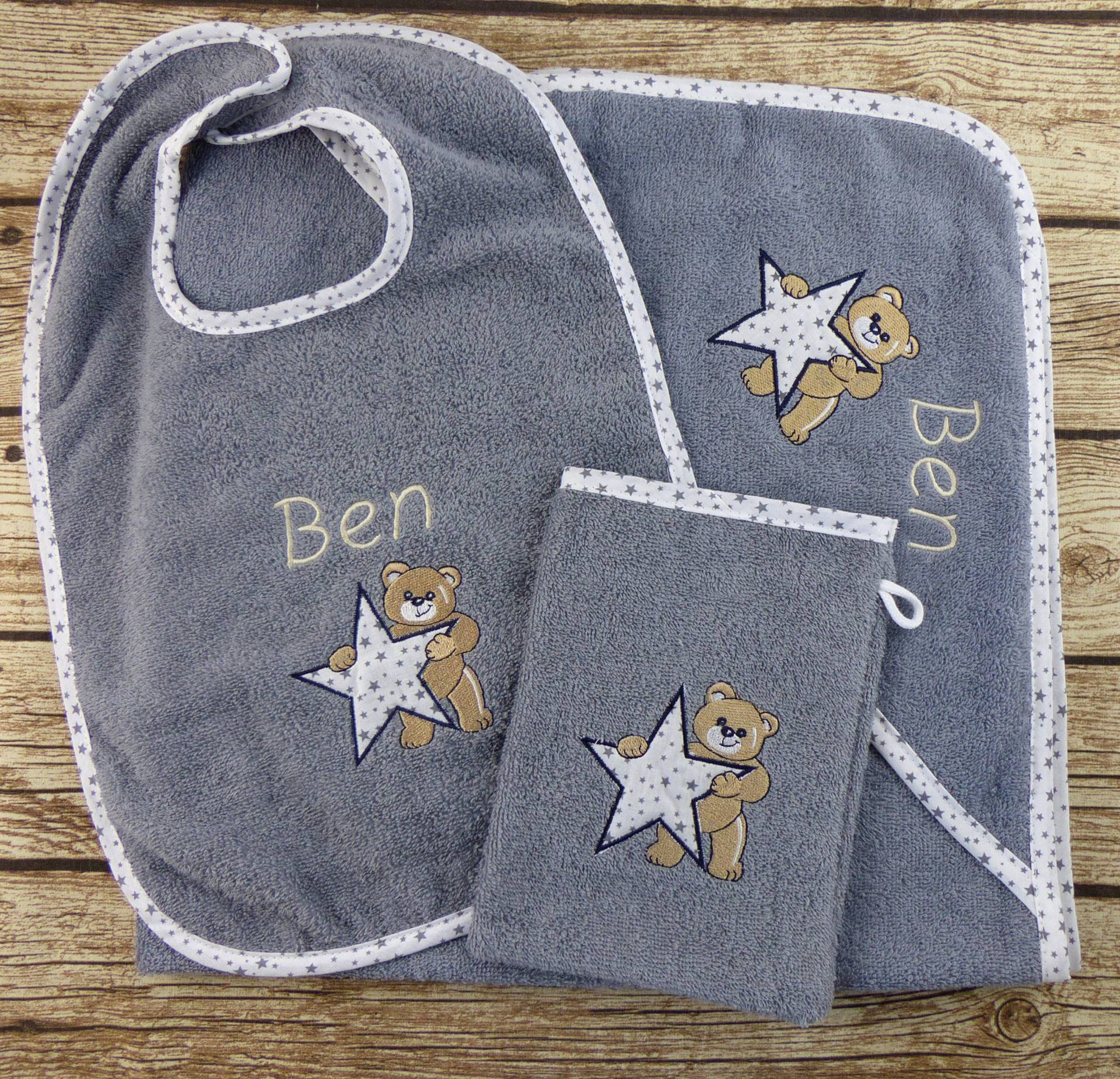 Kapuzenhandtuch-Set Xl Mit Namen - Teddy Grau Kapuzenhandtuch-Set Xl Mit Namen - Teddy Grau von geschenkelibelle